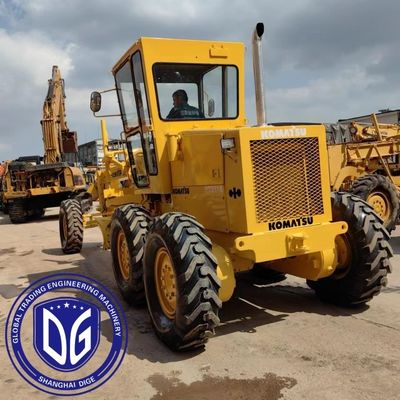 Komatsu GD511A yang terjangkau untuk Mesin Model S6D96L dan 10800kg Berat Mesin