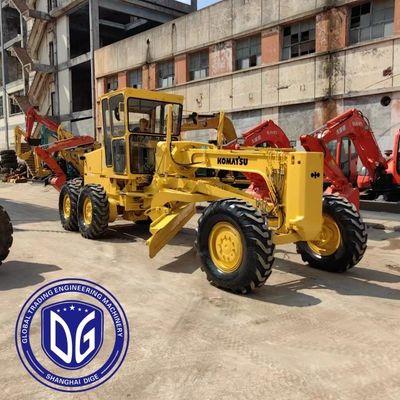 Komatsu GD511A yang terjangkau untuk Mesin Model S6D96L dan 10800kg Berat Mesin