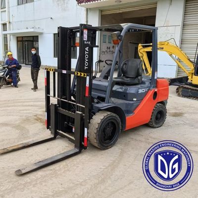 3t 8FDA30 Toyota Forklift bekas Mesin Hydraulic Forklift bekas yang kuat