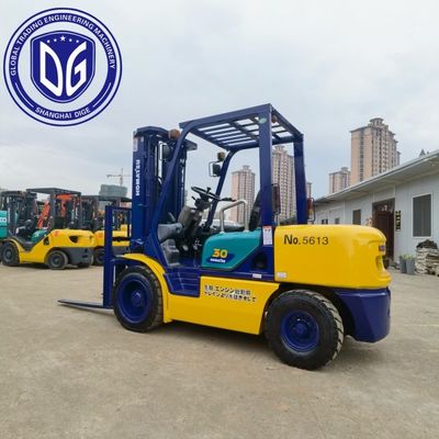 Komatsu 3 Ton Forklift Tinggi Penggalian Maksimum 5180mm Radius Penggalian Maksimum 5125mm Untuk Angkat Beban Berat Dan Operasi