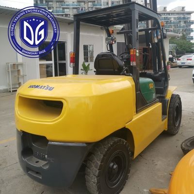 Komatsu 3 Ton Forklift Tinggi Penggalian Maksimum 5180mm Radius Penggalian Maksimum 5125mm Untuk Angkat Beban Berat Dan Operasi