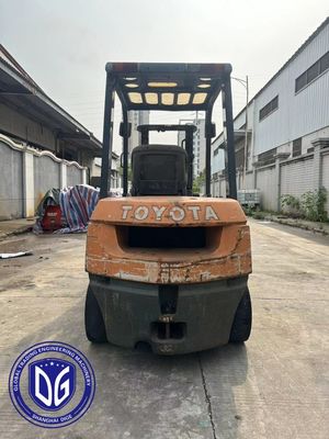 2.5t 8FDA25 Toyota Digunakan Forklift Kuat Digunakan Forklift Mesin Hidraulik