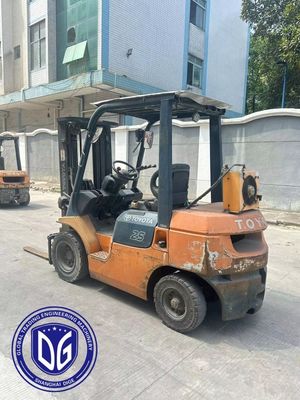 2.5t 8FDA25 Toyota Digunakan Forklift Kuat Digunakan Forklift Mesin Hidraulik