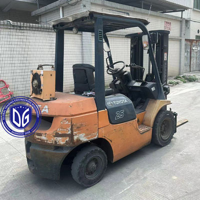 Original Toyota 2.5t Forklift tahan lama dan dalam kondisi baik Biaya pemeliharaan rendah