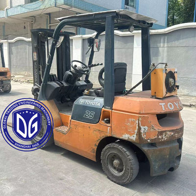 Original Toyota 2.5t Forklift tahan lama dan dalam kondisi baik Biaya pemeliharaan rendah