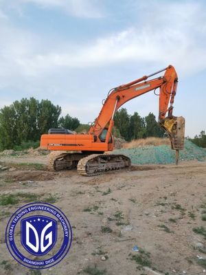 Digunakan Doosan DX500LC 50 Ton Excavator Dengan Kontrol yang Tepat atas Penggalian