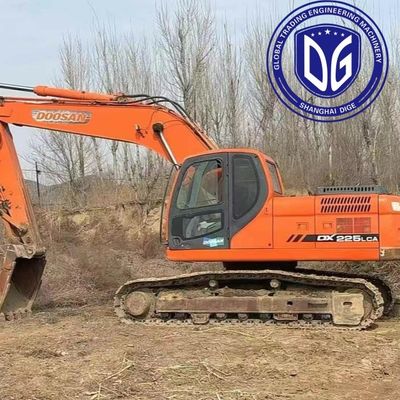 Pompa hidrolik Doosan 22t dengan berat operasi merah untuk produktivitas maksimum