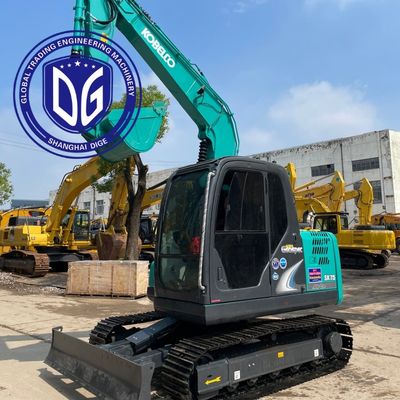 Digunakan Kobelco SK75 Excavator Track Moving Type Compact