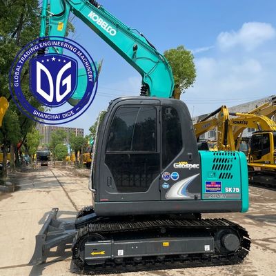 Digunakan Kobelco SK75 Excavator Track Moving Type Compact