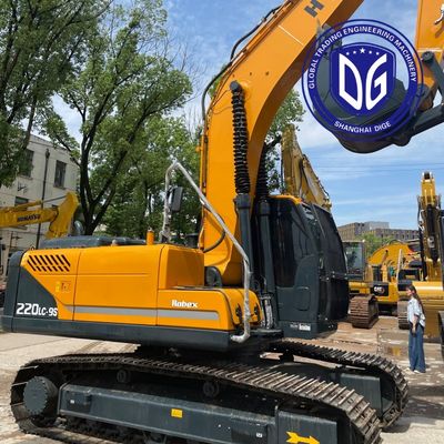 Digunakan Hyundai 220LC-9S Excavator. 22 Ton Peralatan Berat dalam kondisi kerja yang sangat baik.